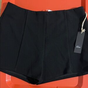 Tilly's Sleek Black Women's Skorts